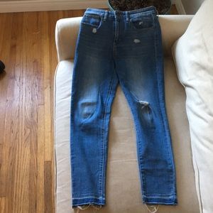 Levi High Rise Skinny Jean